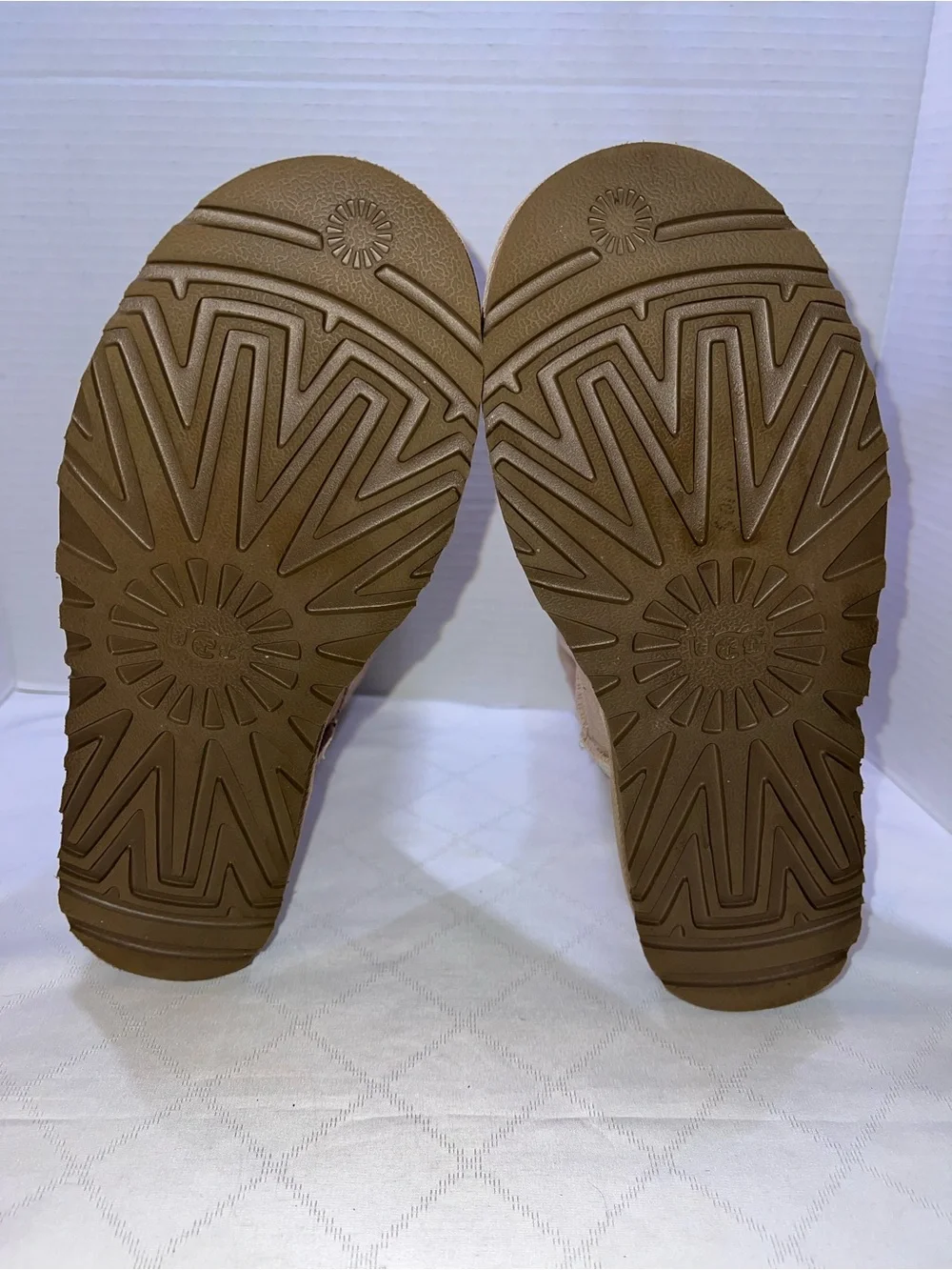 Ugg Classic Short II Boots Women’s Size: 9 NEW